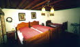 Doppelzimmer mit Kinderbett